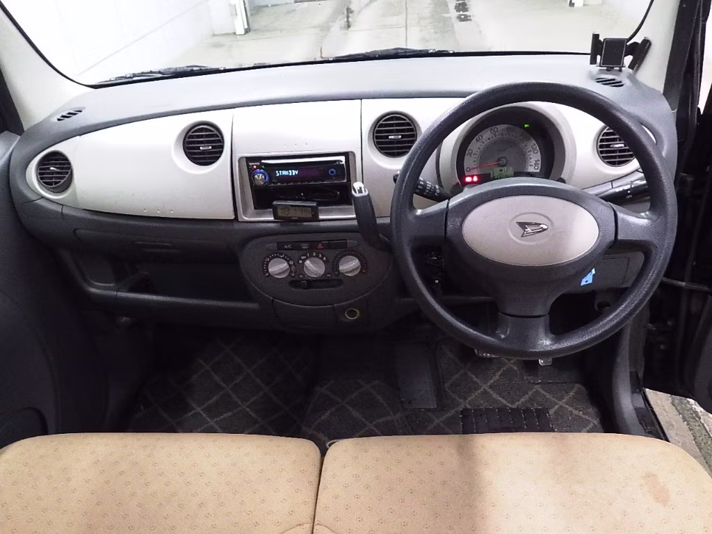 DAIHATSU MOVE LATTE