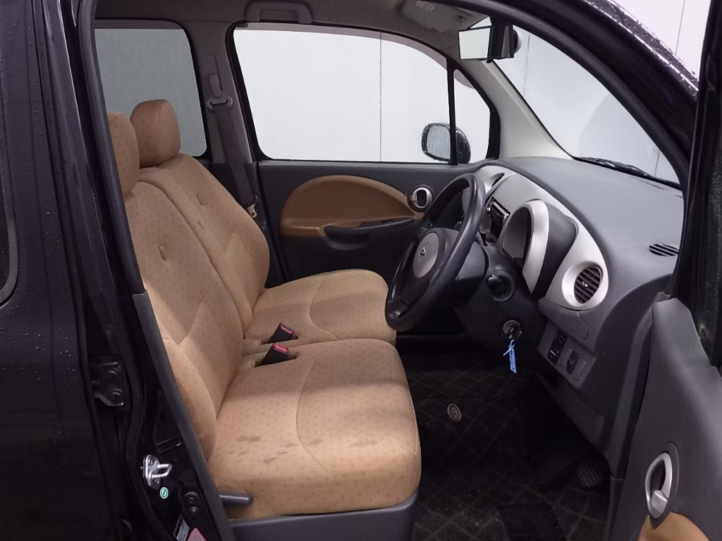 DAIHATSU MOVE LATTE