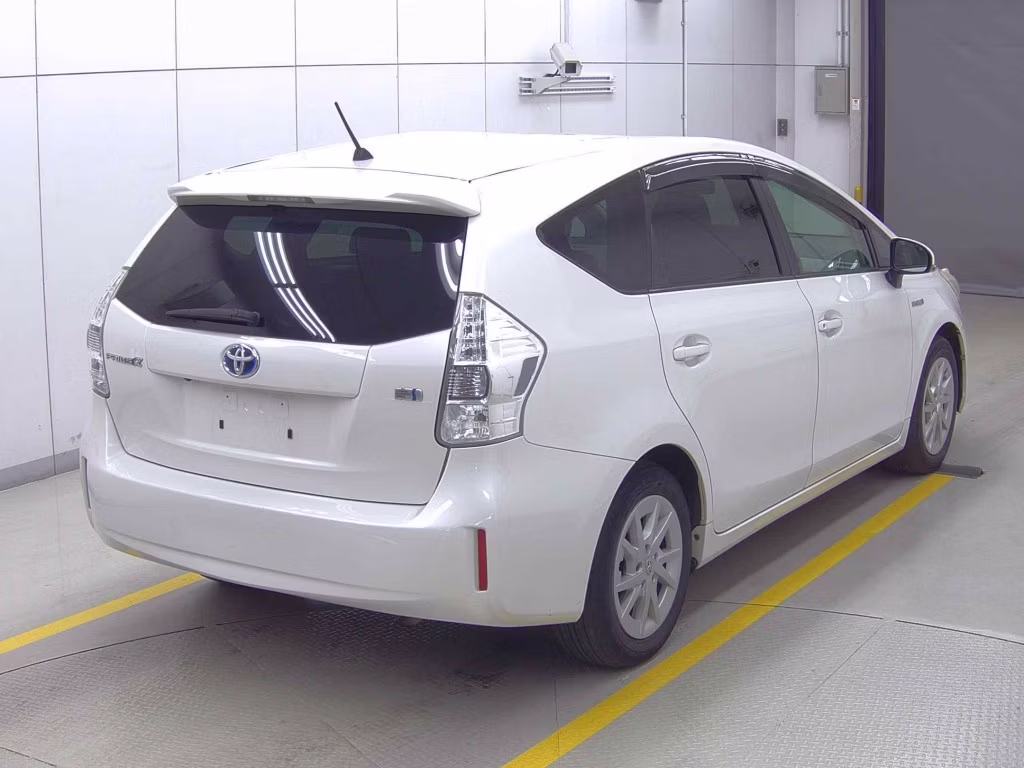 TOYOTA PRIUS ALPHA