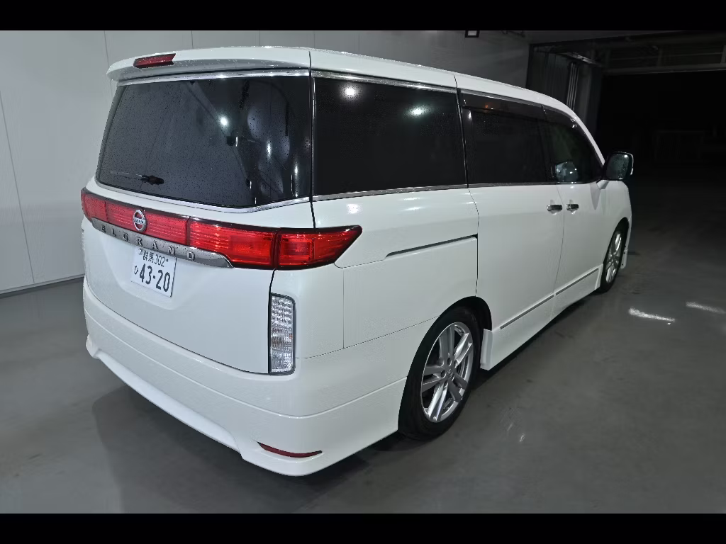 NISSAN ELGRAND