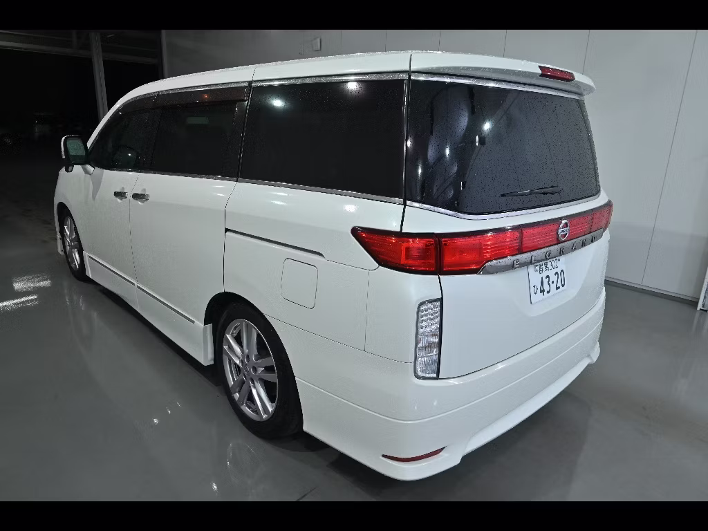 NISSAN ELGRAND