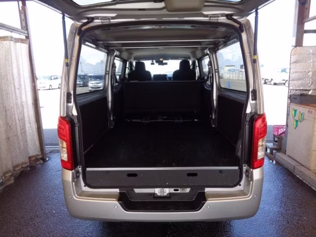 NISSAN CARAVAN
