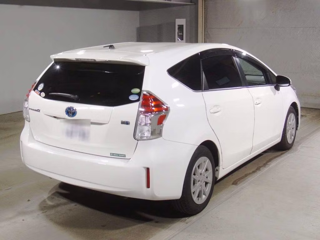 TOYOTA PRIUS ALPHA