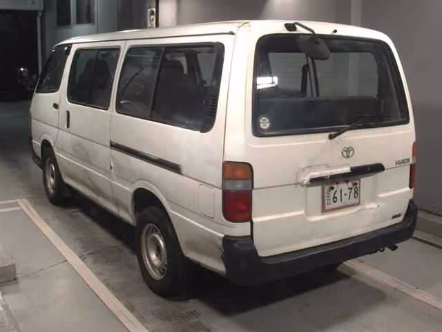 TOYOTA HIACE