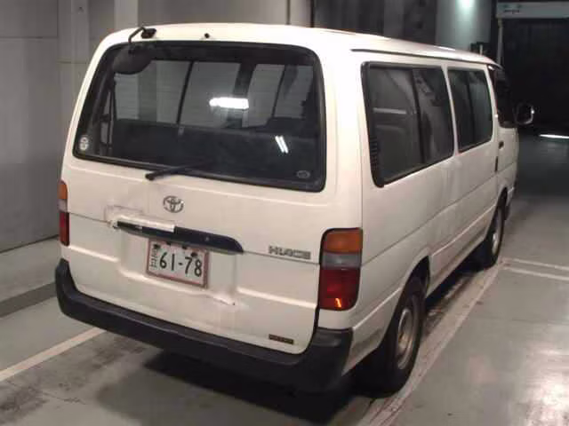 TOYOTA HIACE