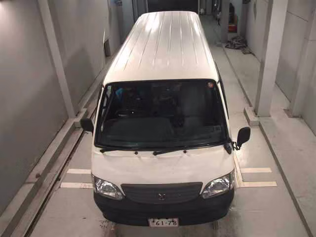 TOYOTA HIACE