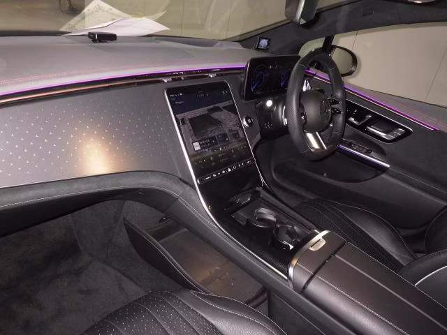 MERCEDES-BENZ EQE
