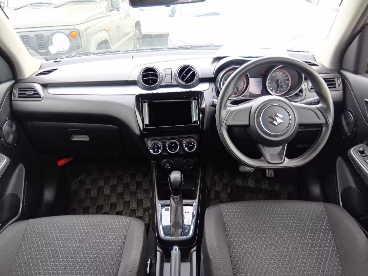 SUZUKI SWIFT
