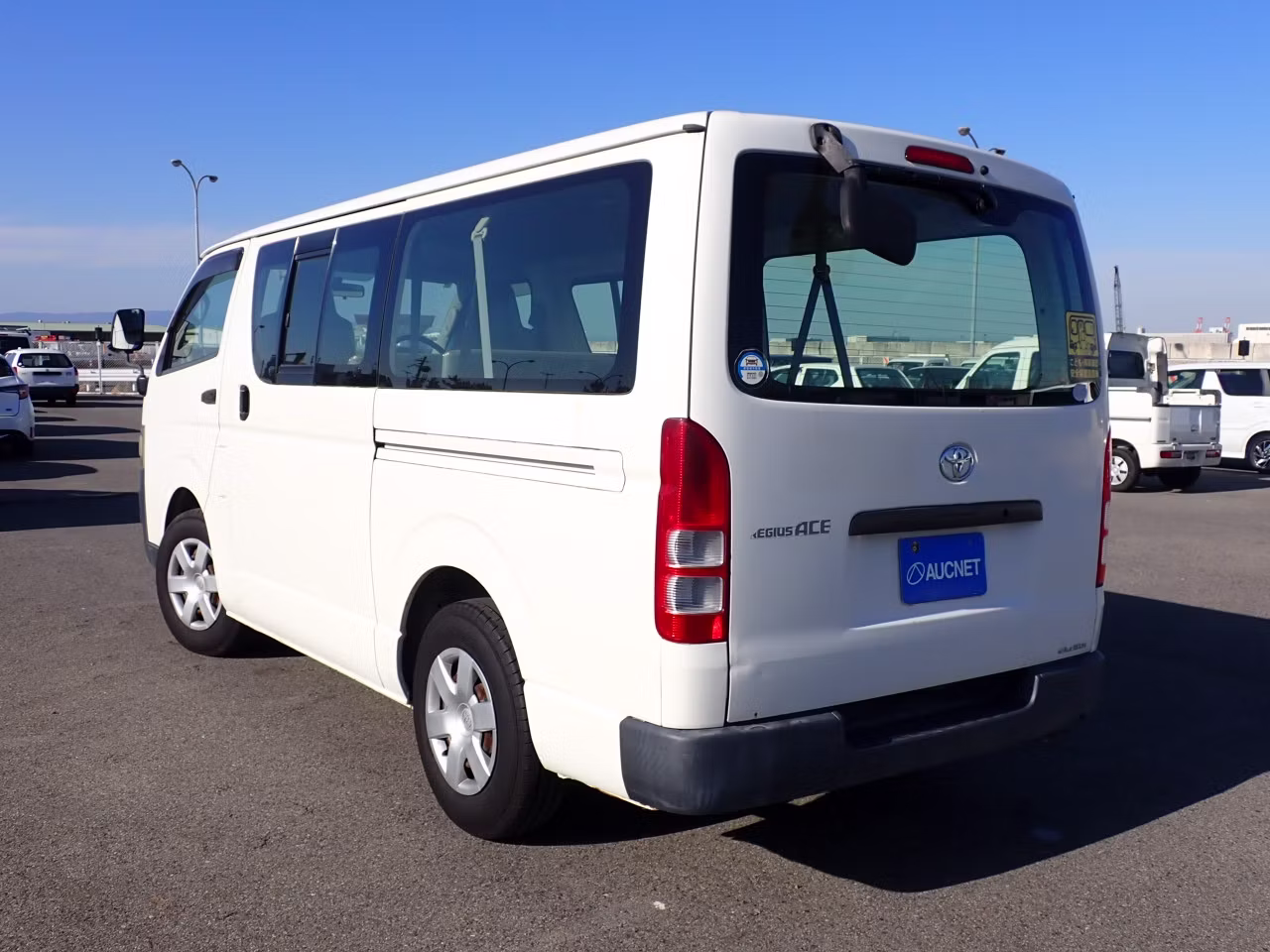 TOYOTA REGIUS ACE