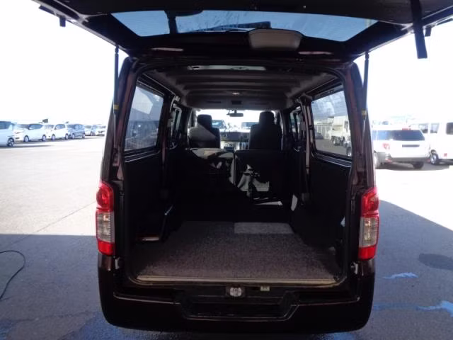 NISSAN NV350 CARAVAN