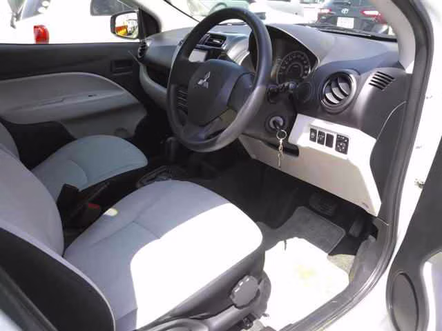 MITSUBISHI MIRAGE