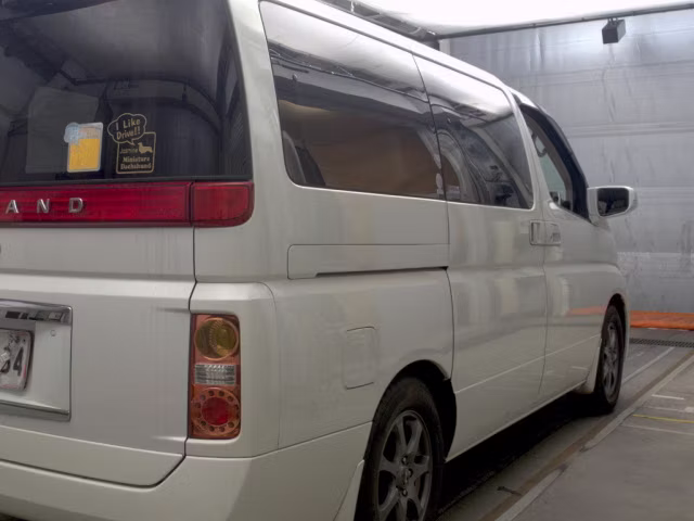 NISSAN ELGRAND