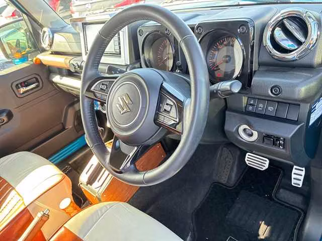 SUZUKI JIMNY SIERRA