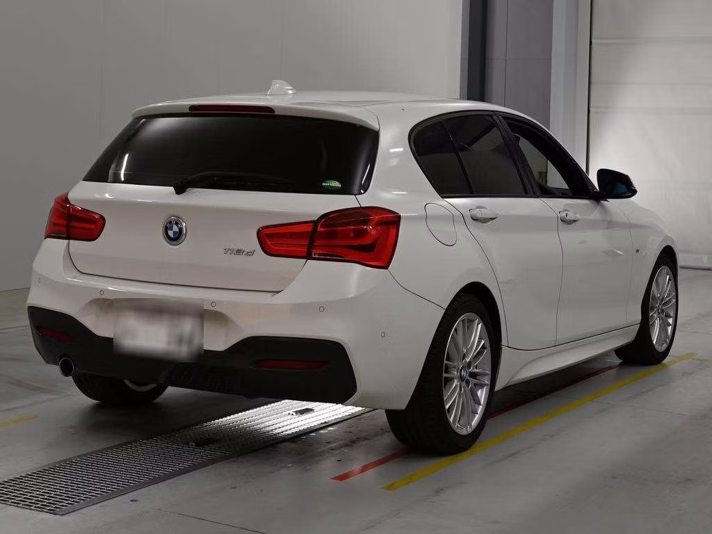 BMW 1-SERIES