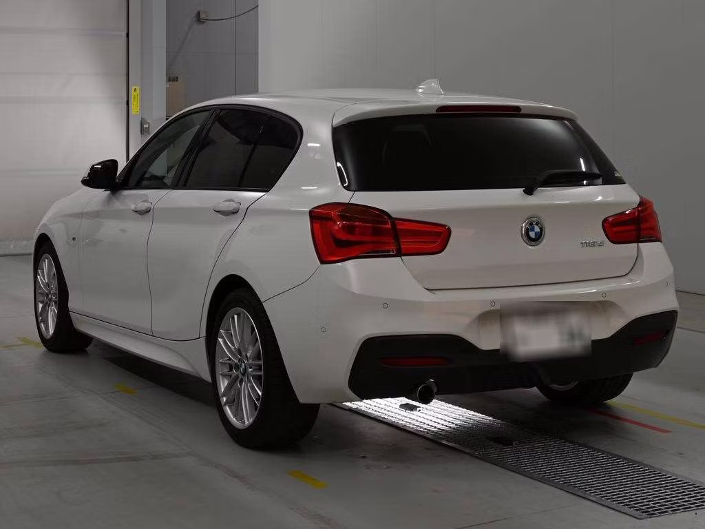 BMW 1-SERIES
