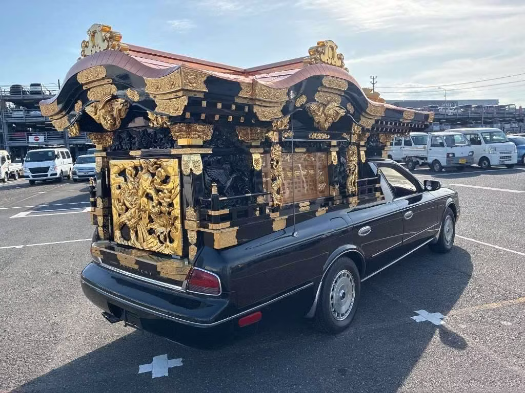 NISSAN PRESIDENT