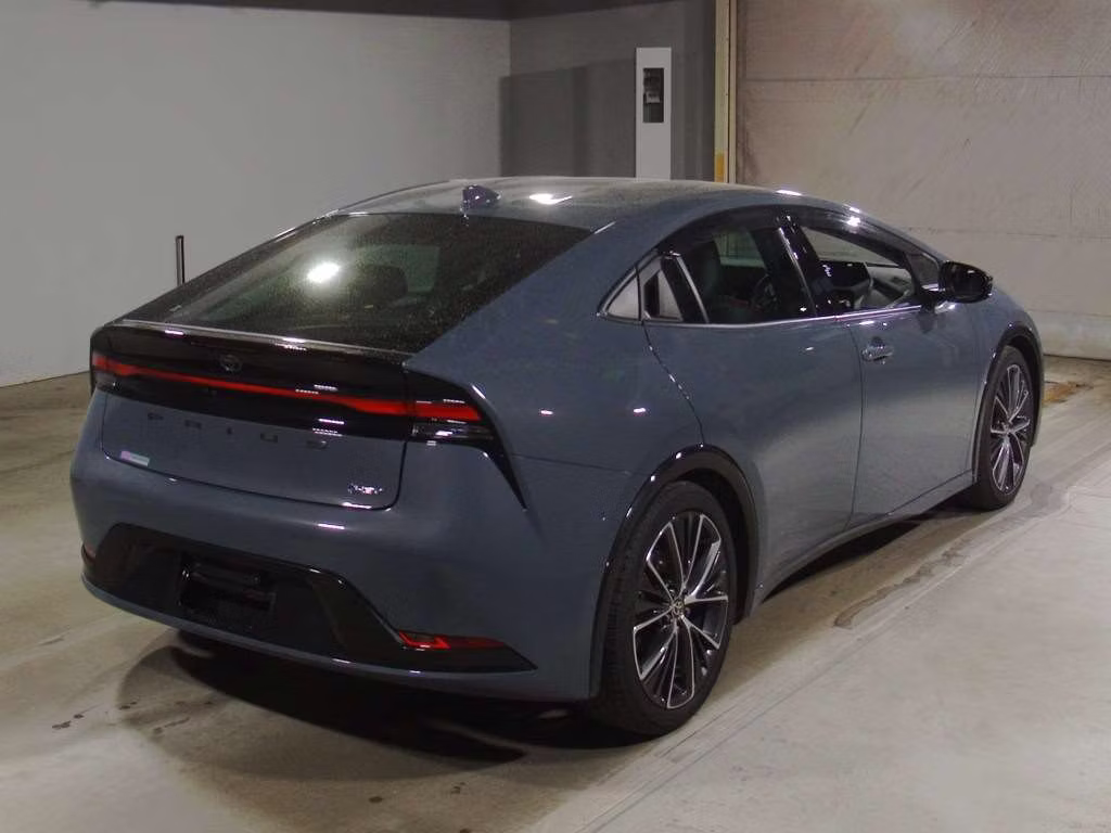 TOYOTA PRIUS