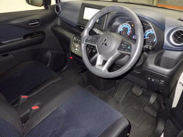 MITSUBISHI EK X