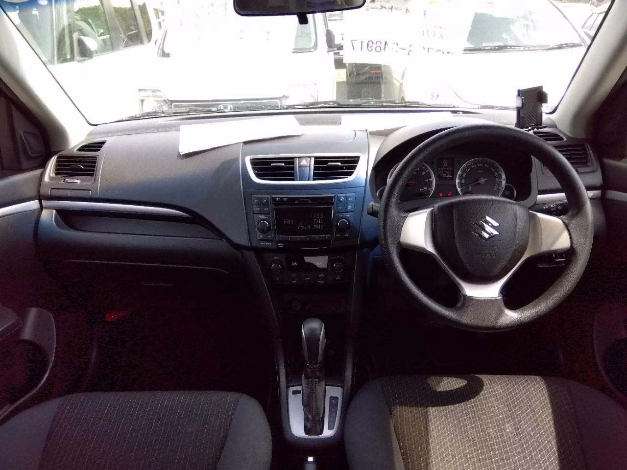 SUZUKI SWIFT