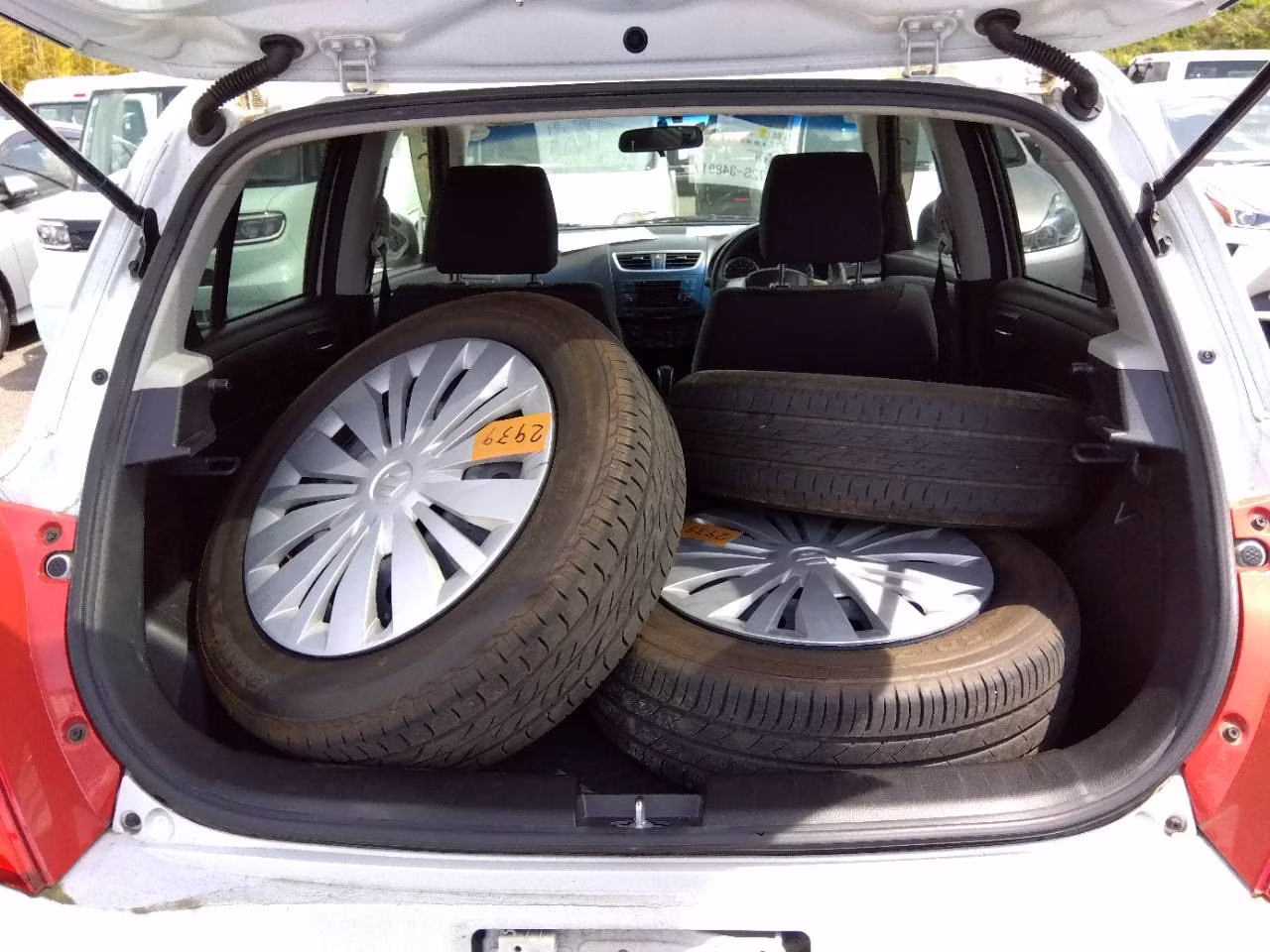 SUZUKI SWIFT