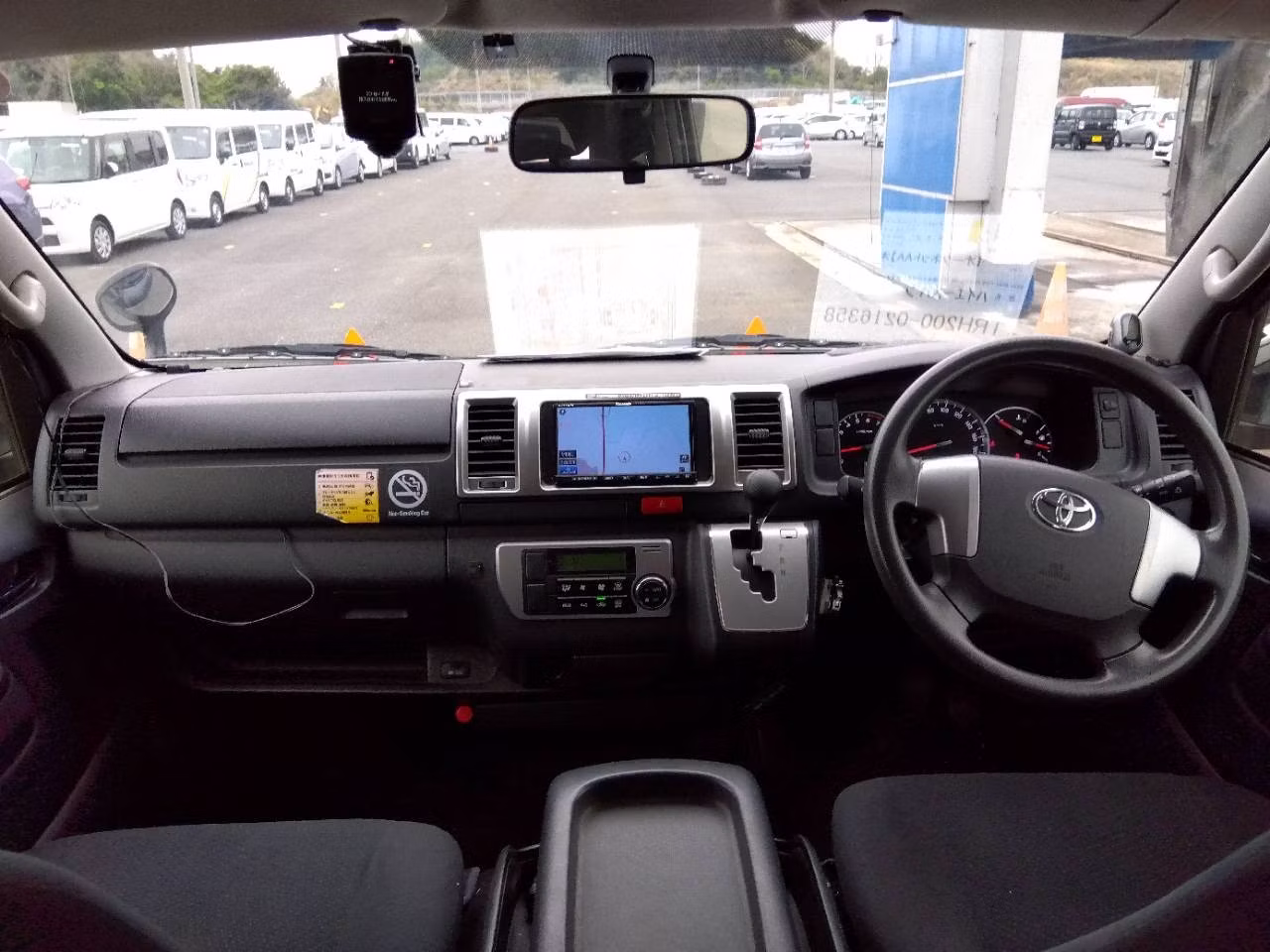 TOYOTA REGIUS ACE