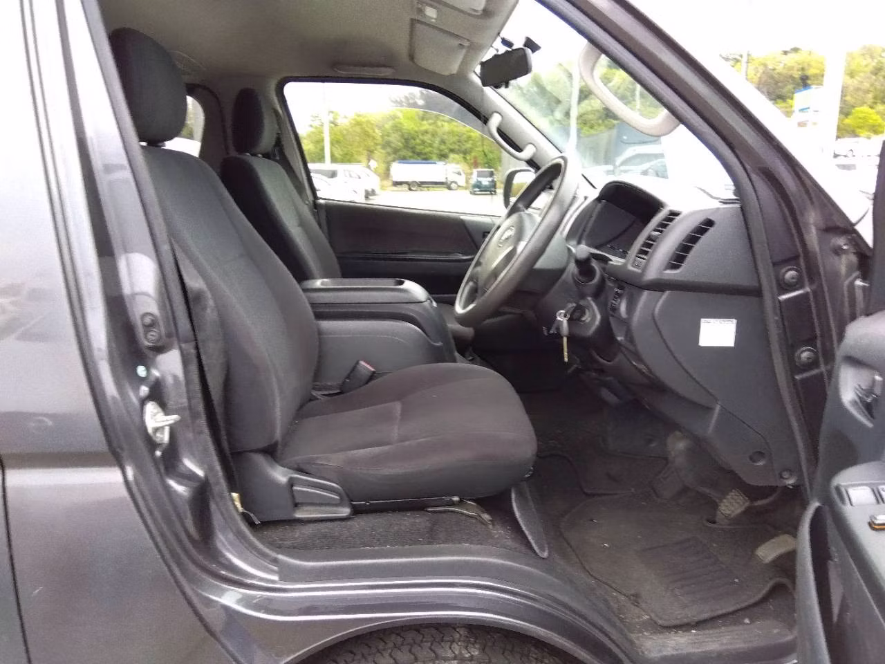 TOYOTA REGIUS ACE