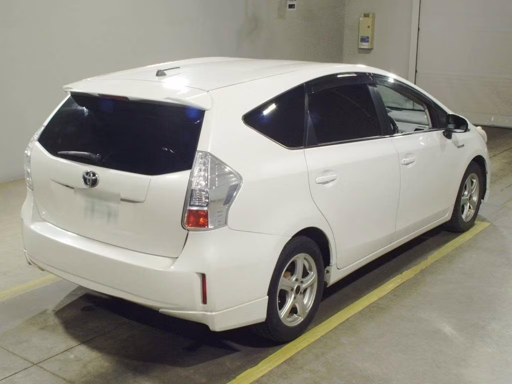 TOYOTA PRIUS ALPHA