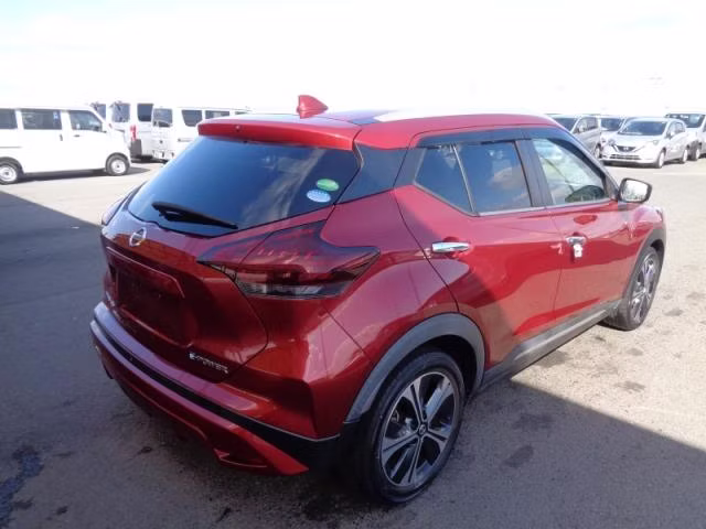 NISSAN KICKS