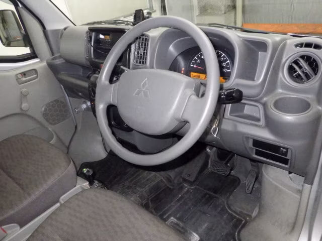 MITSUBISHI MINICAB