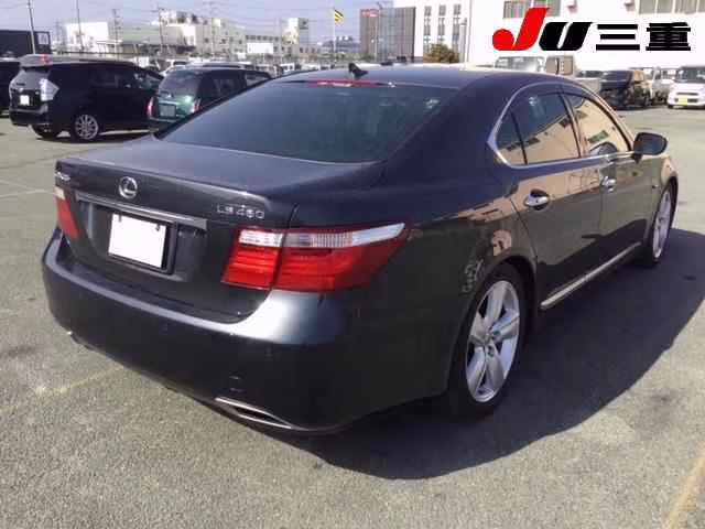 LEXUS LS460
