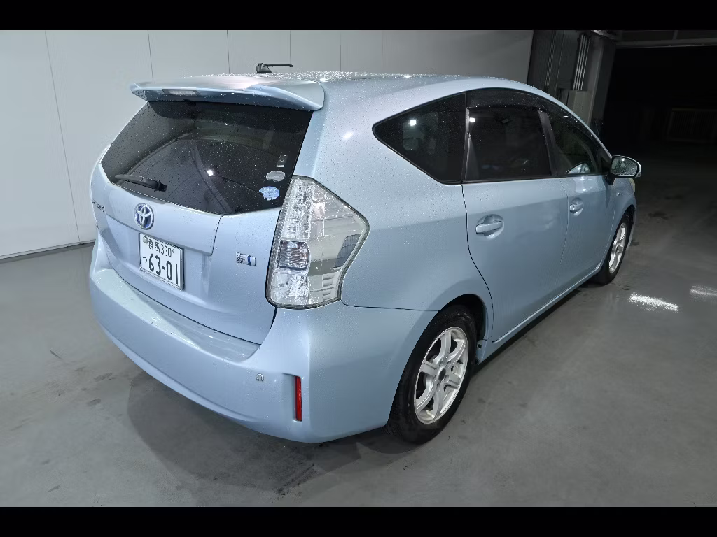 TOYOTA PRIUS ALPHA