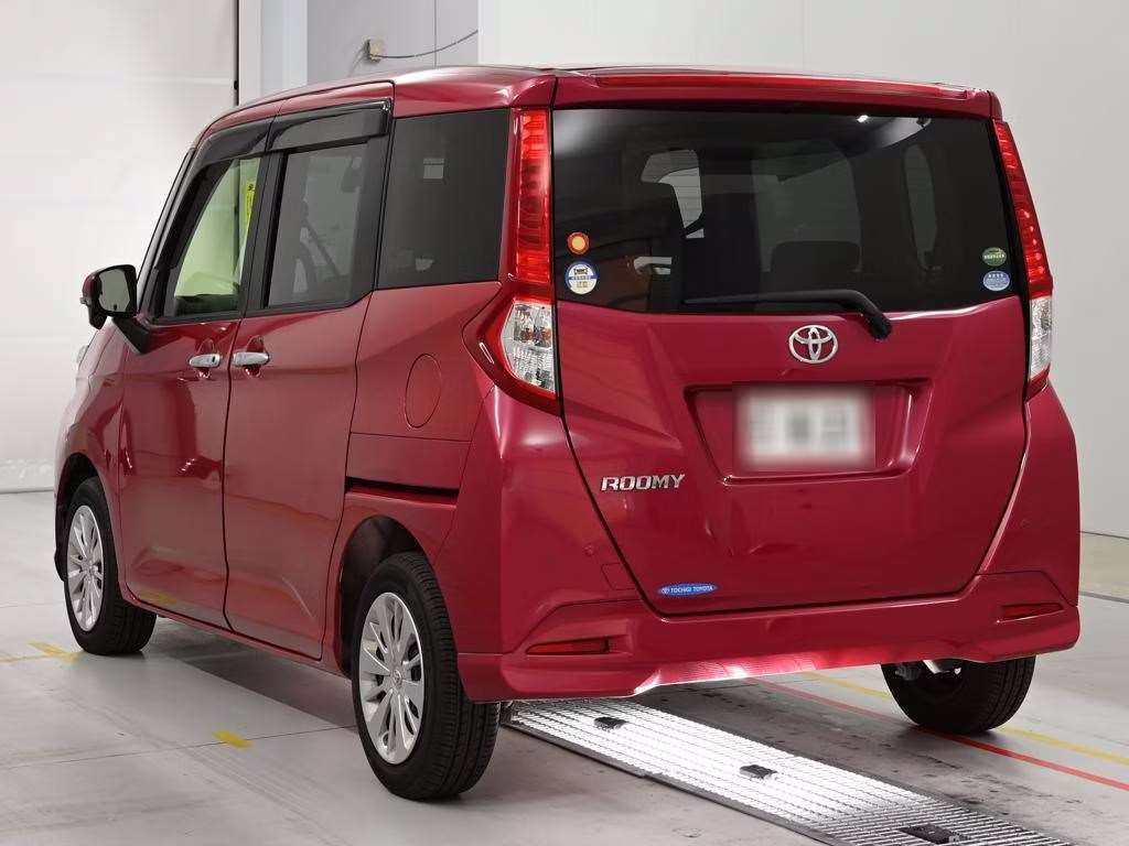 TOYOTA ROOMY