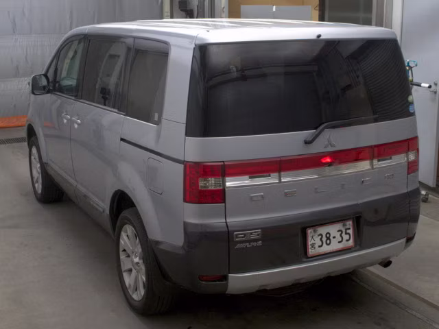 MITSUBISHI DELICA D:5