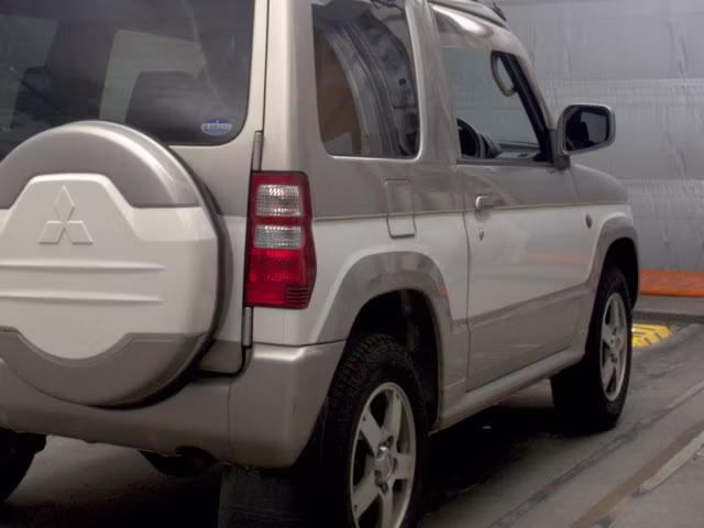 MITSUBISHI PAJERO MINI
