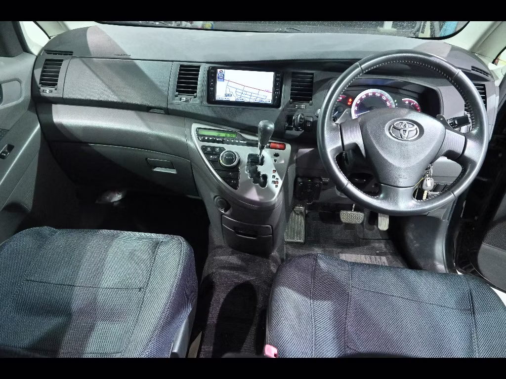 TOYOTA ISIS