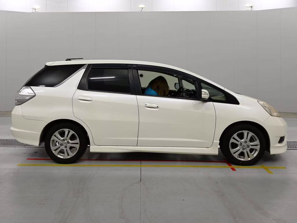 HONDA FIT SHUTTLE