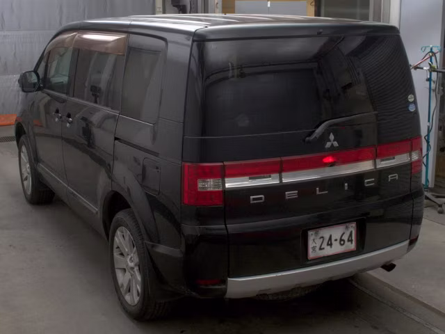 MITSUBISHI DELICA D:5