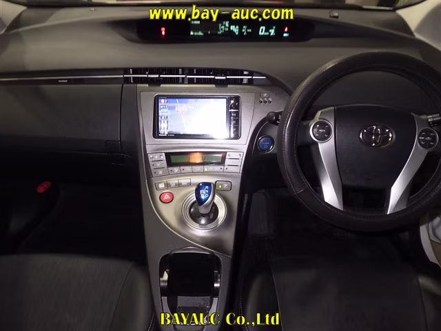 TOYOTA PRIUS