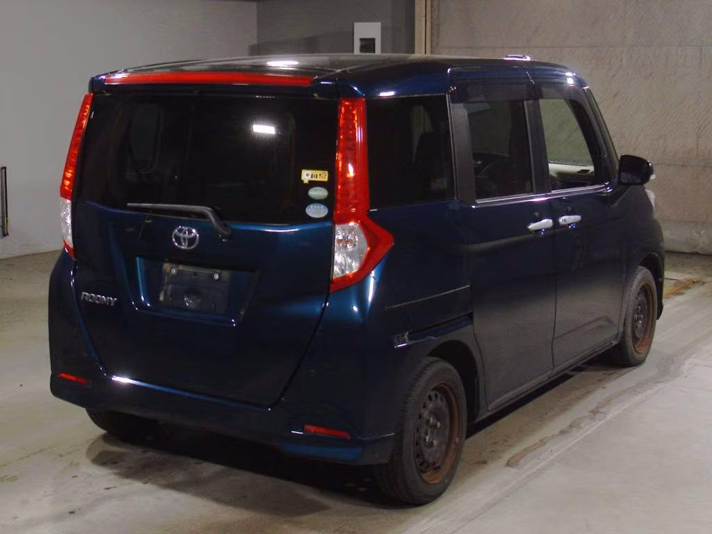 TOYOTA ROOMY