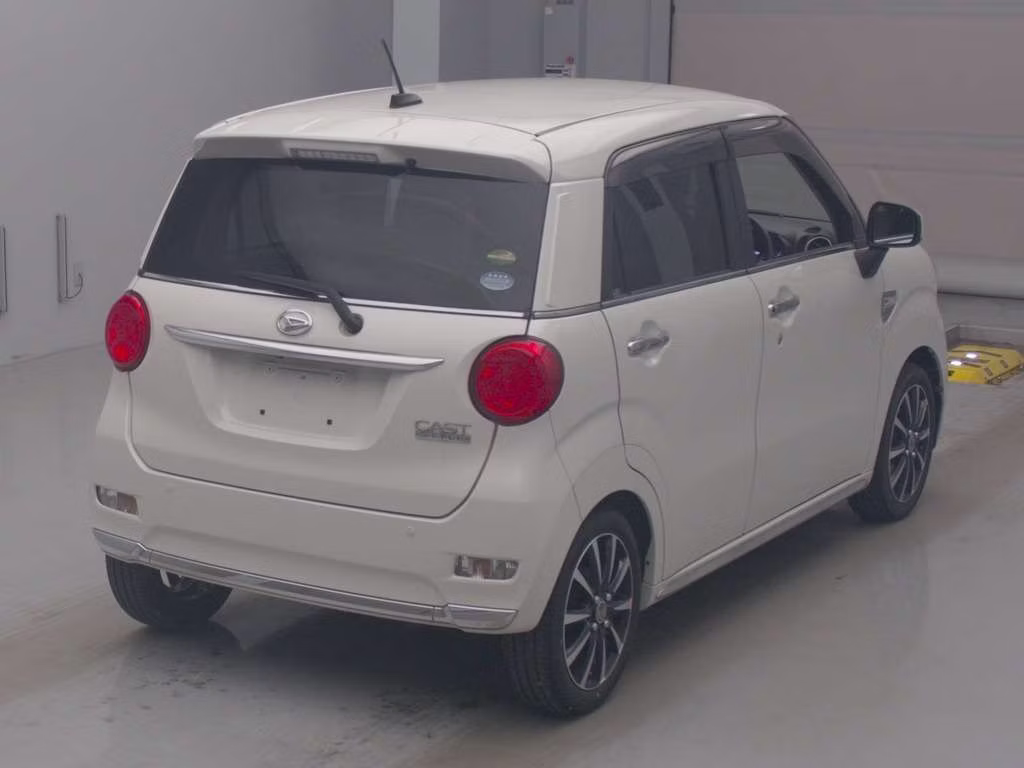DAIHATSU CAST