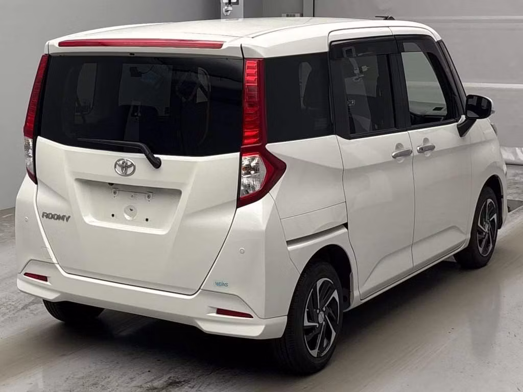 TOYOTA ROOMY