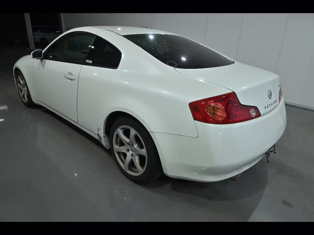 NISSAN SKYLINE