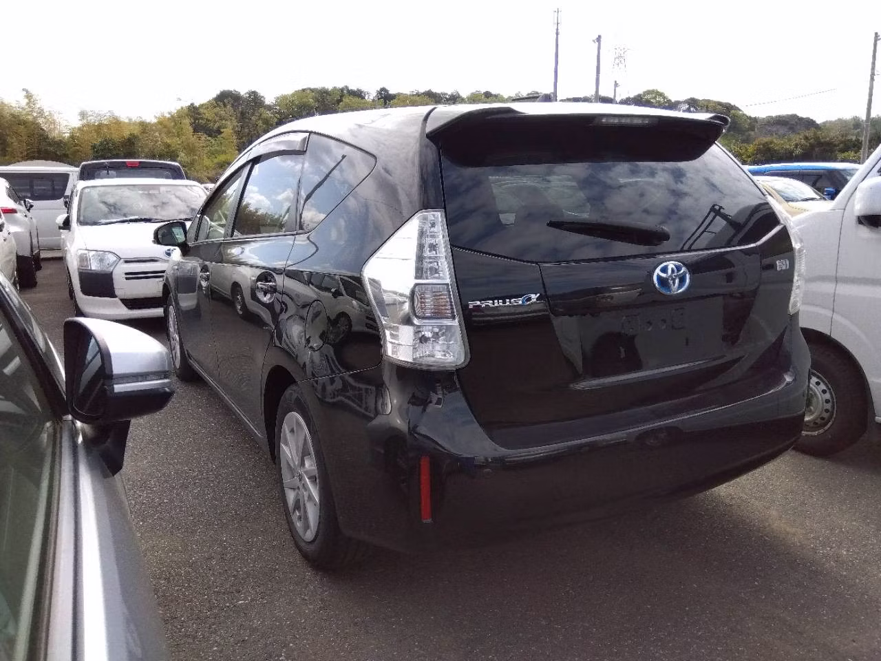 TOYOTA PRIUS ALPHA