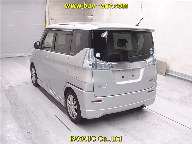 MITSUBISHI DELICA D:2