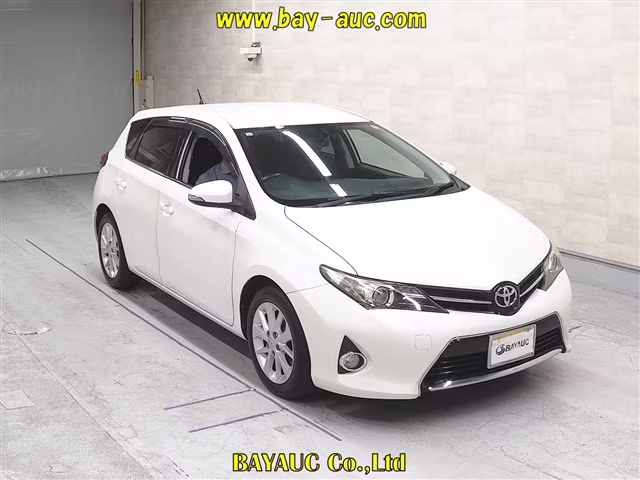 TOYOTA AURIS