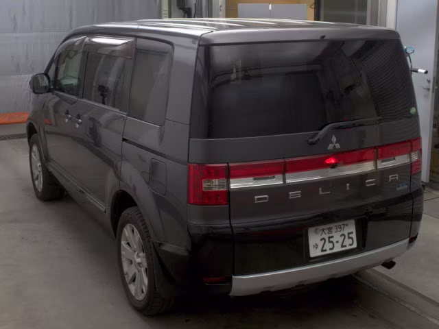 MITSUBISHI DELICA D:5