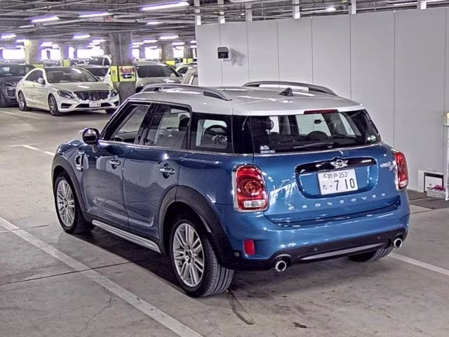 MINI CROSSOVER