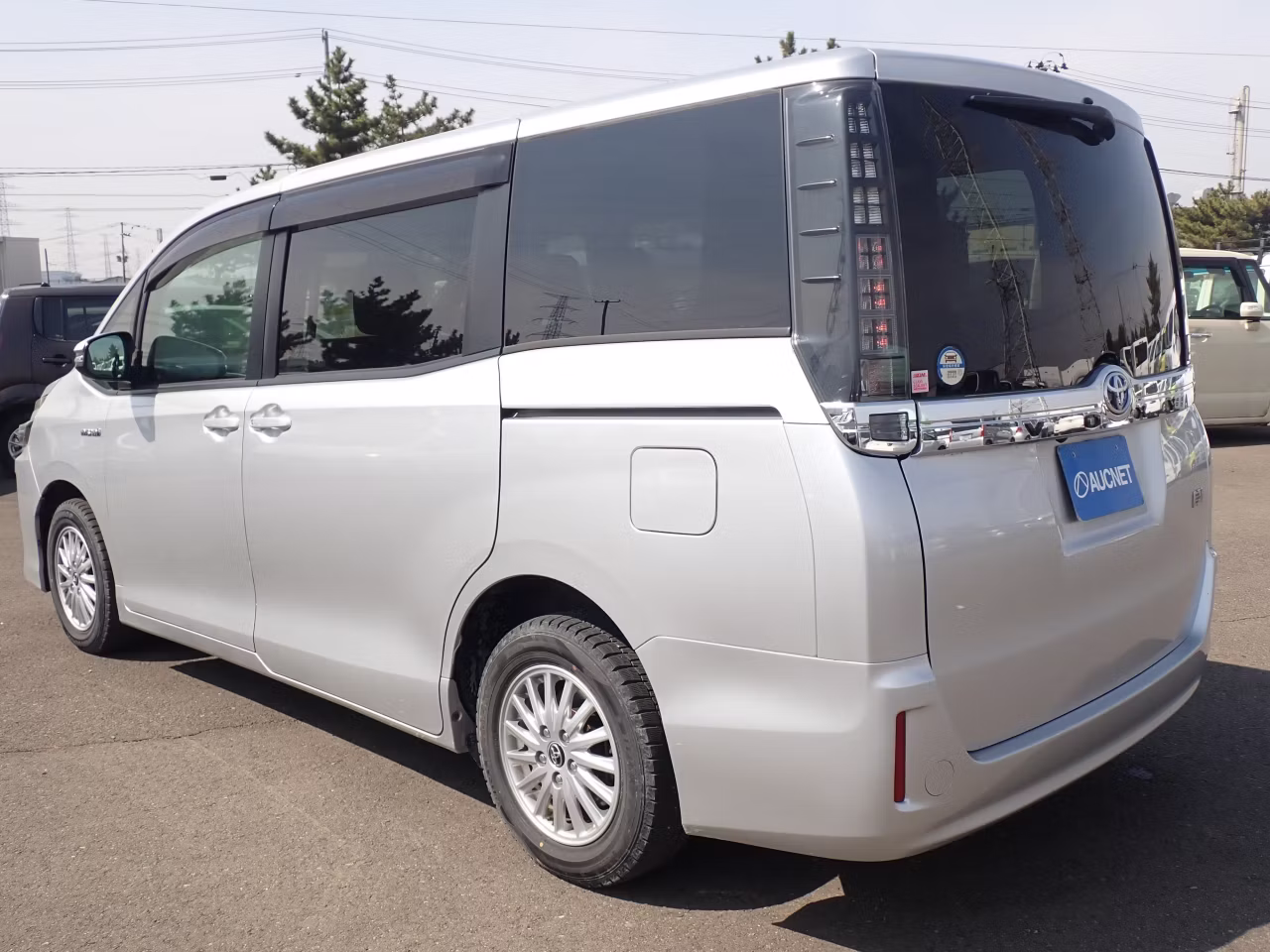 TOYOTA VOXY