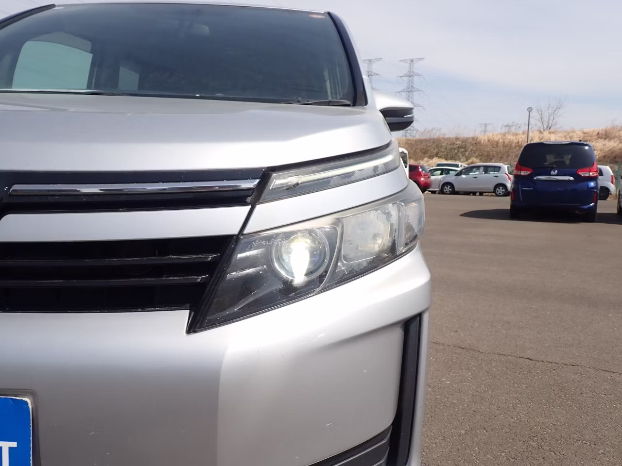 TOYOTA VOXY