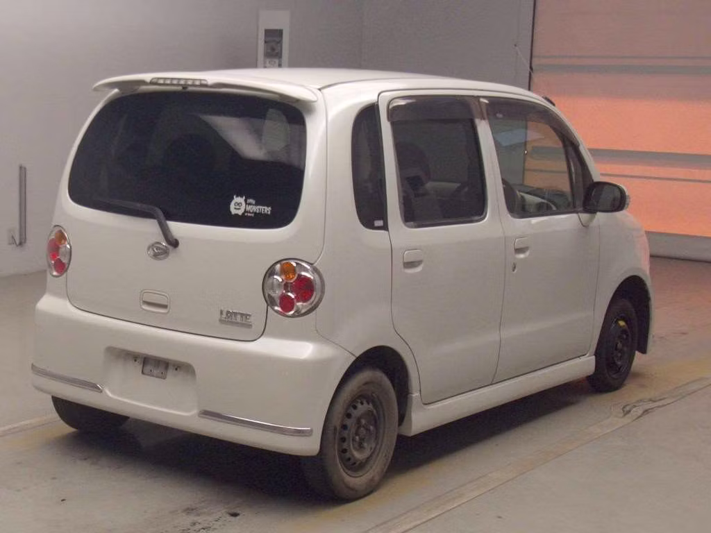 DAIHATSU MOVE LATTE
